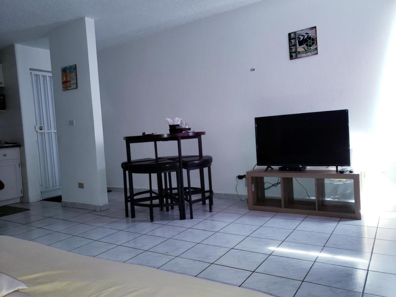 Beach Front Apt Isla Verde 3 Appartamento San Juan Esterno foto