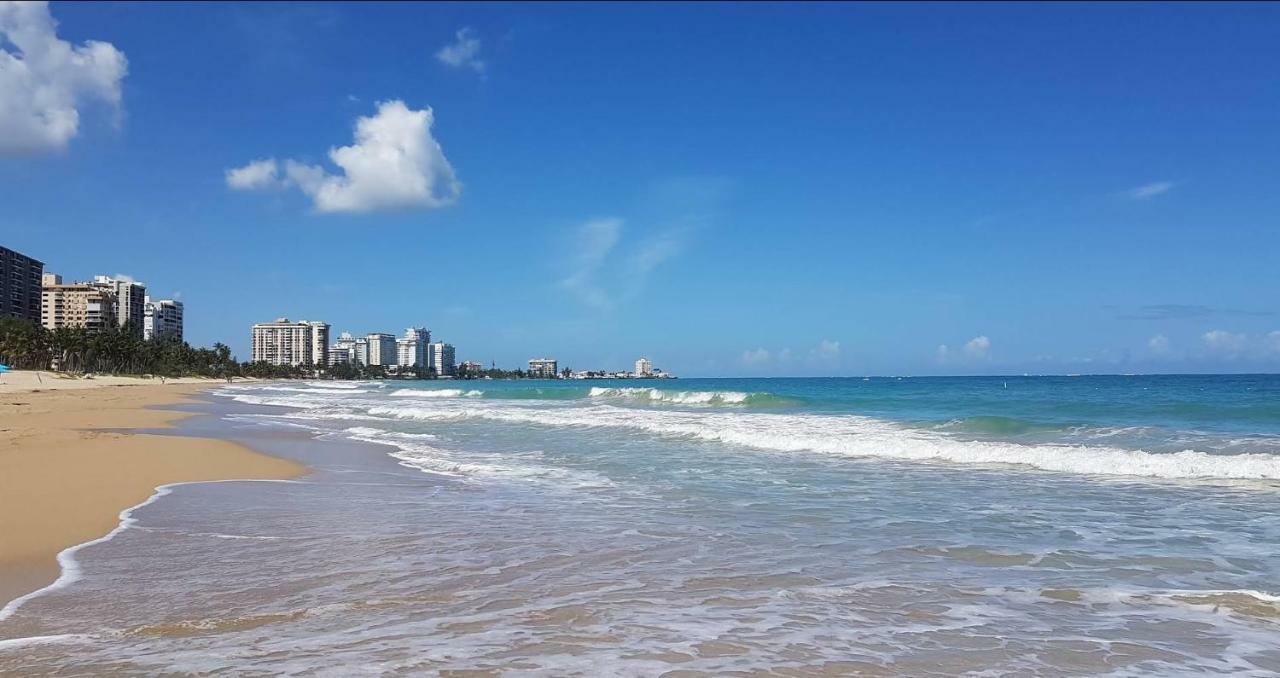 Beach Front Apt Isla Verde 3 Appartamento San Juan Esterno foto